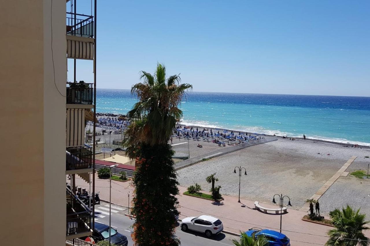 Casalmare Sabina Apartamento Ventimiglia Exterior foto