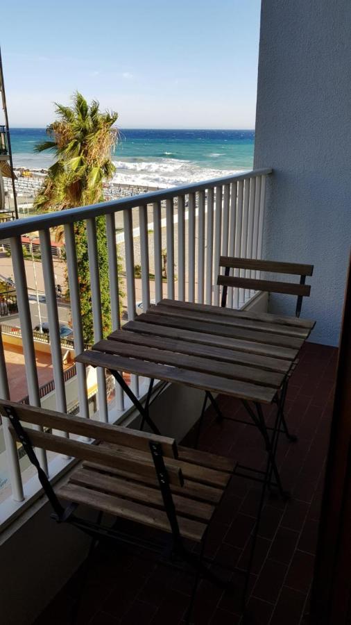 Casalmare Sabina Apartamento Ventimiglia Exterior foto